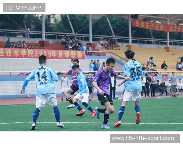 足球名嘴黄的独特视角与激情解读引领球迷畅享赛事魅力 足球名嘴黄的独特视角与激情解读引领球迷畅享赛事魅力